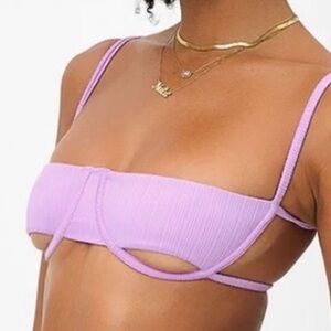 Frankies bikini Campbell plissé underwire bikini top in wisteria color size XL